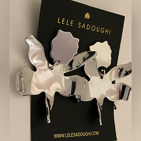 LELE SADOUGHI
Silver Metal Small Paper Lily Earrings - Picture 6 of 8